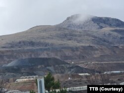 Bölgede arama çalışmaları sürüyor.