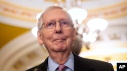 Foto Achiv: Lide Minorite Repibliken Sena a Mitch McConnell, ki reprezante eta Kentucky nan Kongre a, nan Washington, 27 Fevriye 2024. 