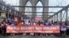 New York Brooklyn Köprüsü'nde silahlı şiddete karşı protesto gösterisi (ARŞİV)