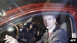 Mikhail Prokhorov bir otomobil fuarında görülüyor (AP Photo/Sergey Ponomarev)