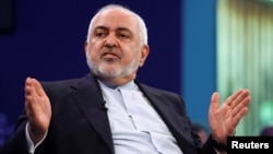 İran Cumhurbaşkanı Yardımcısı Zarif, Tahran'ın nükleer silah peşinde olduğu fikrini reddederek, İran ile Batılı ülkeler arasındaki ilişkileri iyileştirmek için görüşmeler yapılması fikrine destek sinyali verdi.