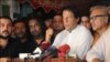 عمران خان امجد صابری کے گھر کے باہر میڈیا سے گفتگو کرتے ہوئے