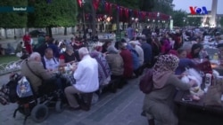 Sultanahmet Meydanı’nda Geleneksel Bir Ramazan Akşamı